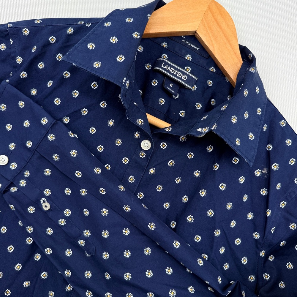 Lands End Button Down Shirt Womens 6 Navy Daisy Floral Supima Cotton Cottagecore